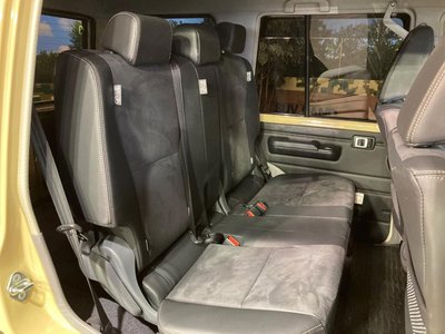 TOYOTA LAND CRUISER 70 - 9
