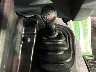 TOYOTA LAND CRUISER 70 - 6