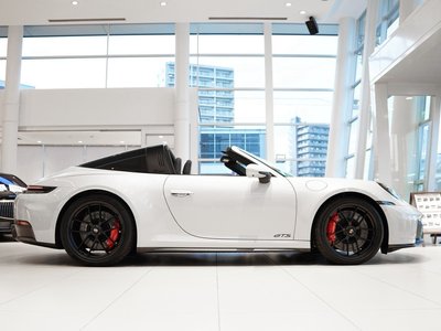 صورة 9 لـ 2025 Porsche 911