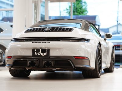 2025 Porsche 911 photo 2