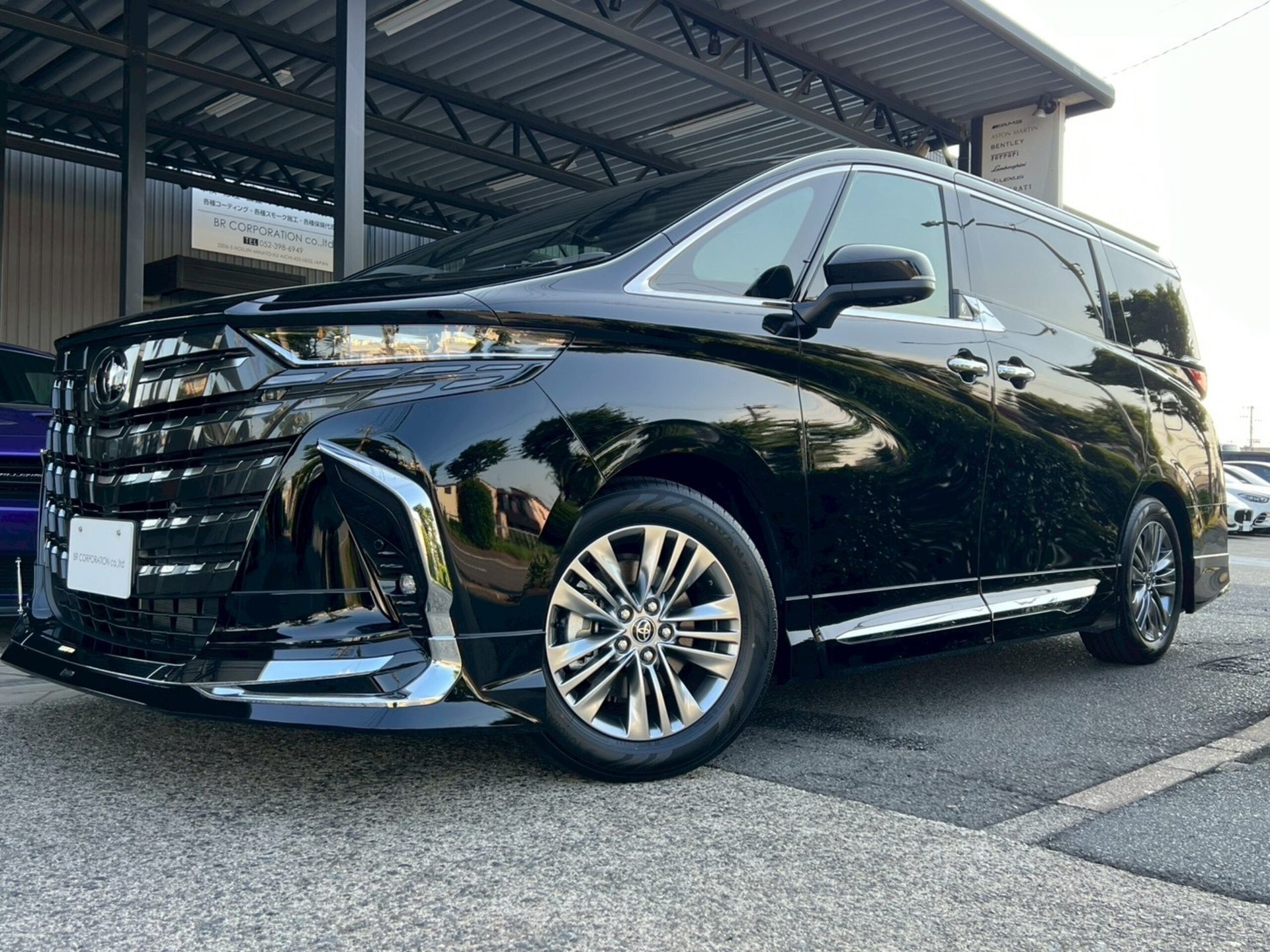 TOYOTA ALPHARD - View 1