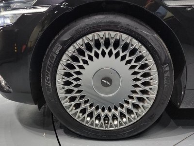 GENESIS G90 - 6