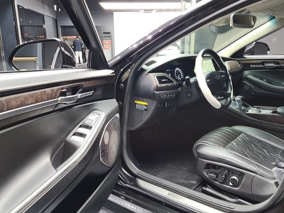 GENESIS G90 - 10