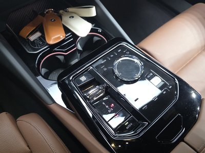 صورة مصغرة 12 لـ 2025 BMW 5 SERIES