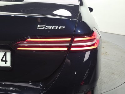 2025 BMW 5 SERIES photo 10
