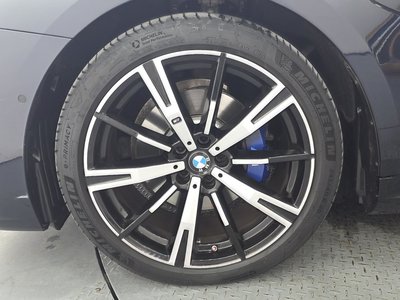2025 BMW 5 SERIES photo 6