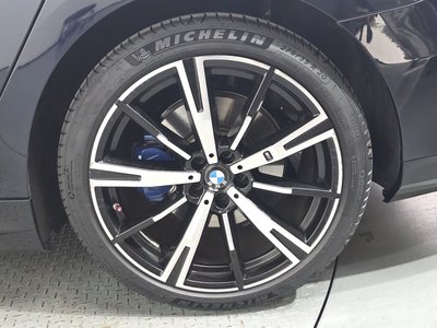 2025 BMW 5 SERIES photo 8