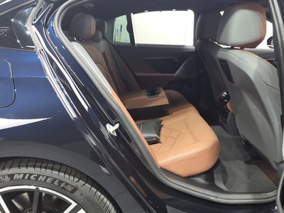 صورة مصغرة 17 لـ 2025 BMW 5 SERIES