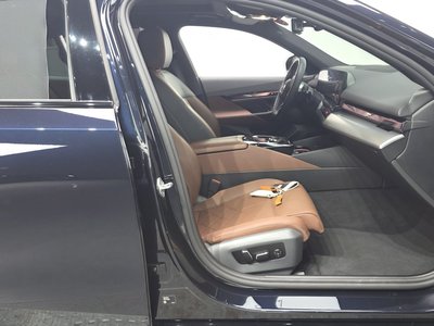 صورة مصغرة 16 لـ 2025 BMW 5 SERIES