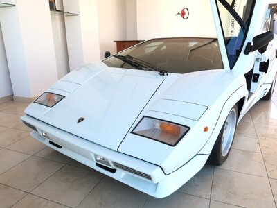 LAMBORGHINI COUNTACH - 2