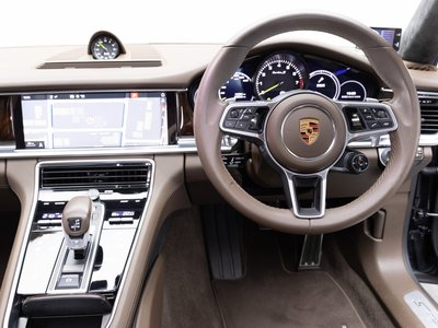 صورة مصغرة 42 لـ 2018 Porsche PANAMERA