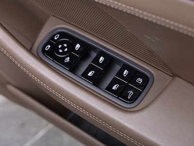 صورة مصغرة 70 لـ 2018 Porsche PANAMERA
