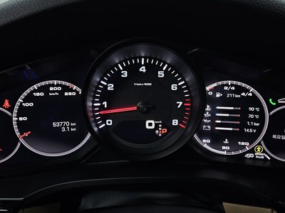 PORSCHE CAYENNE - 8
