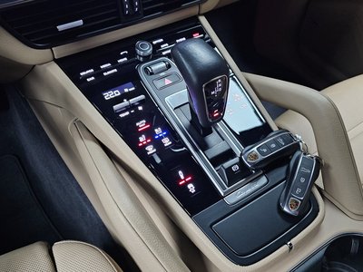 PORSCHE CAYENNE - 9