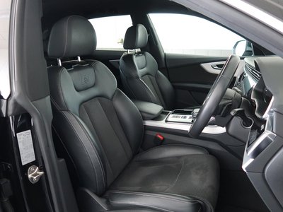 صورة 9 لـ 2022 AUDI Q8