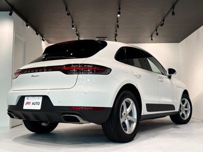 صورة 10 لـ 2021 Porsche MACAN