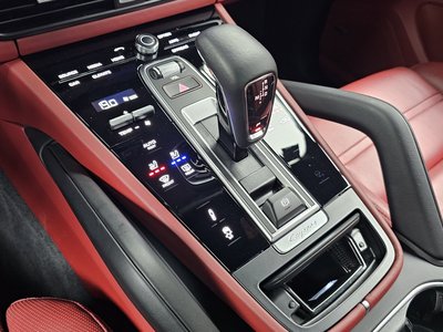 PORSCHE CAYENNE - 9