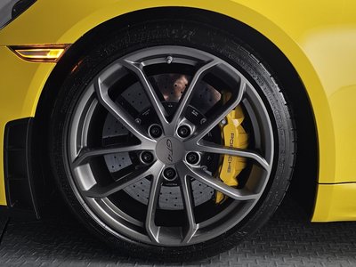 2023 Porsche 718 photo 6