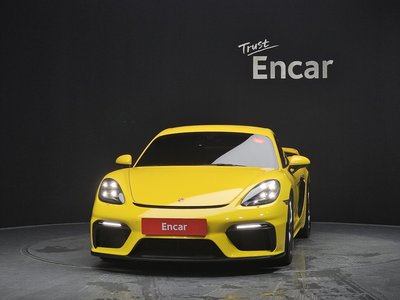 2023 Porsche 718 photo 2