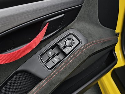 2023 Porsche 718 thumbnail 17