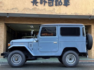 TOYOTA LAND CRUISER 40 - 2