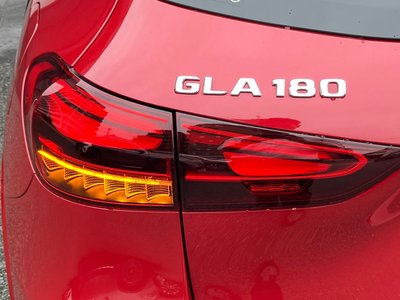 MERCEDES-BENZ GLA - 8