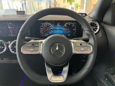 MERCEDES-BENZ EQA - 7