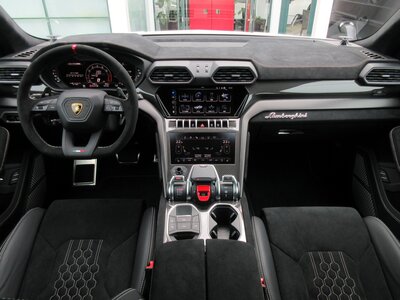 LAMBORGHINI URUS - 2