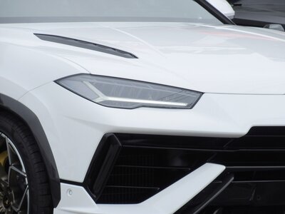 LAMBORGHINI URUS - 8