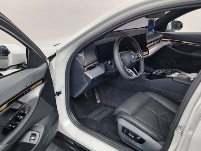 2025 BMW 5 SERIES — миниатюра 13