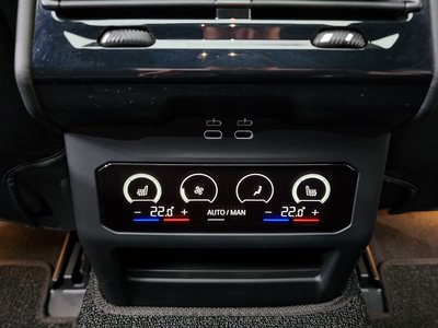 2025 BMW 5 SERIES — миниатюра 33