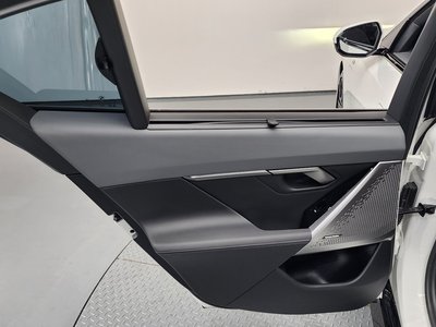 2025 BMW 5 SERIES — миниатюра 15