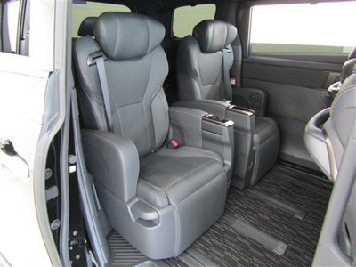 2026 Toyota ALPHARD — миниатюра 17