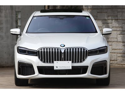 BMW 7 SERIES - 8