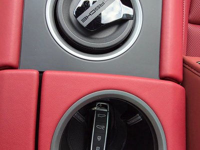 2024 Porsche TAYCAN thumbnail 14