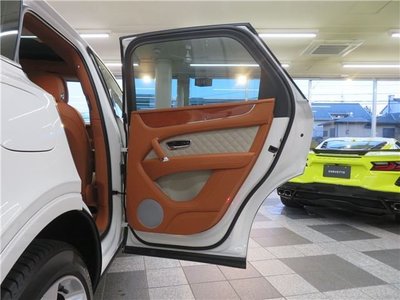صورة مصغرة 30 لـ 2019 Bentley BENTAYGA