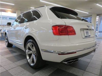 2019 Bentley BENTAYGA photo 2