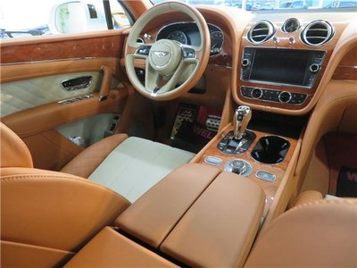 صورة مصغرة 32 لـ 2019 Bentley BENTAYGA