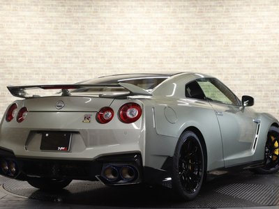 NISSAN GT-R - 9
