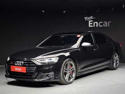 AUDI S8