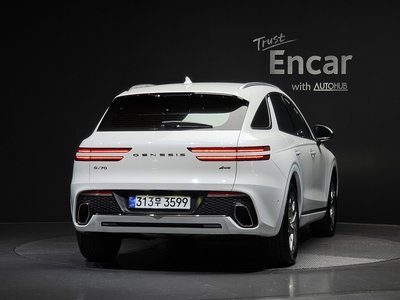 صورة 4 لـ 2024 Genesis GV70