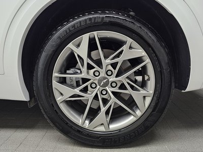 صورة 8 لـ 2024 Genesis GV70