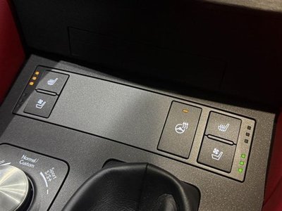 2021 Lexus RC — миниатюра 30