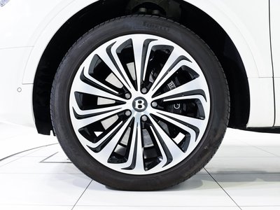 BENTLEY BENTAYGA - 6