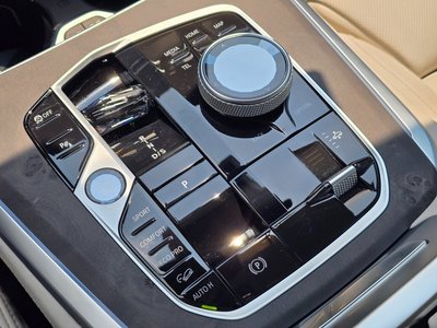 2025 BMW X5 — фото 9