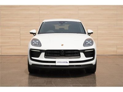 PORSCHE MACAN - 9
