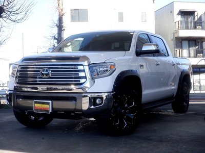 TOYOTA TUNDRA - 1