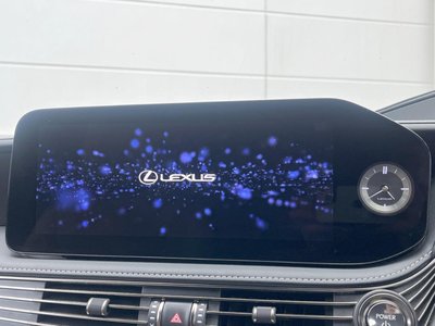 2023 LEXUS LS photo 4