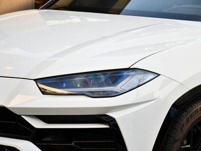 LAMBORGHINI URUS - 3