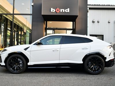 LAMBORGHINI URUS - 7